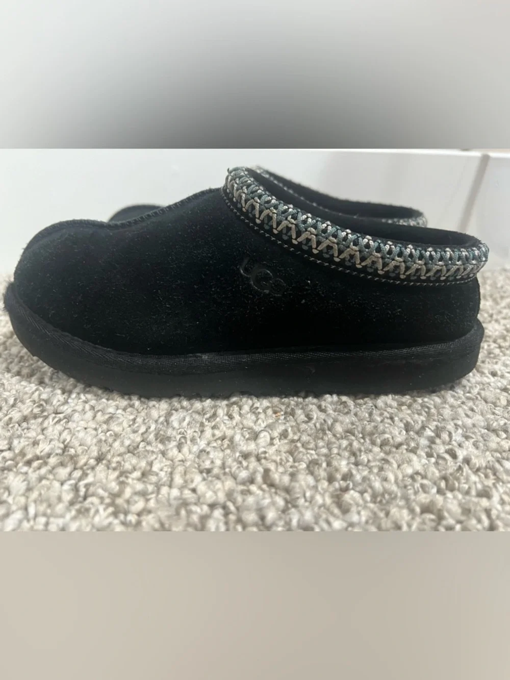 UGG Kids Black Suede Slippers Size 2 Cozy Slip On Shoes Shearling